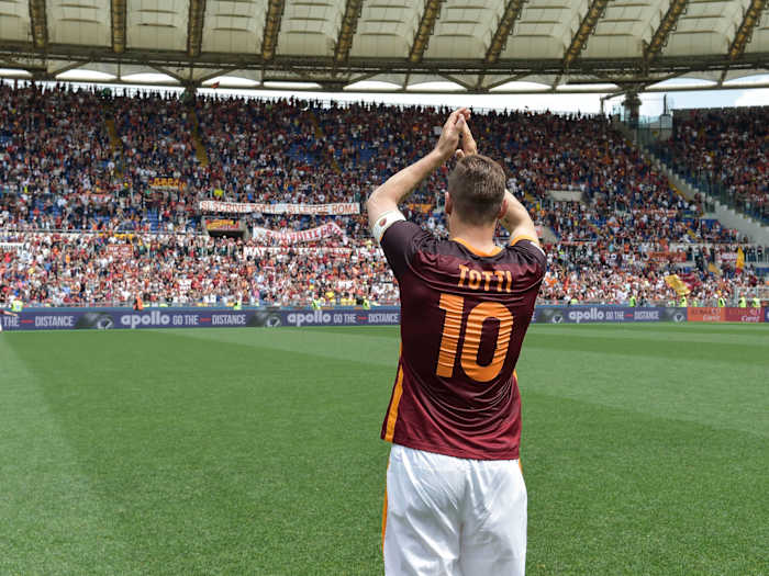 totti-roma-fans.jpg